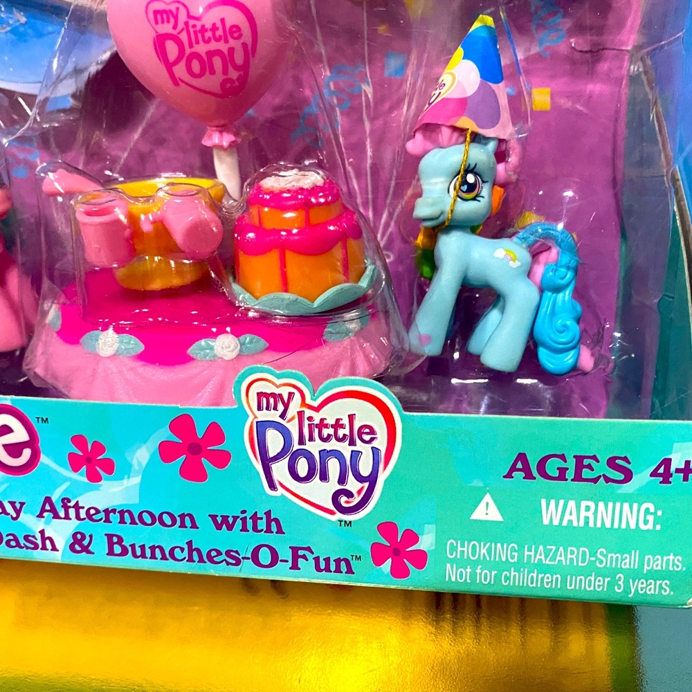 MY LITTLE PONY NWT 2006 PONYVILLE BIRTHDAY AFTERNOON RAINBOW DASH &BUNCHES-O-FUN - Picture 4 of 16